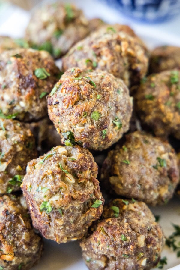 Close up of a plate of meatballs.