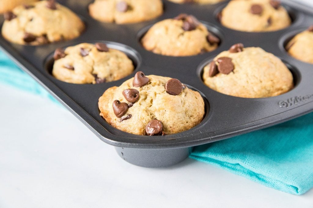 banana chocolate chip muffins horiztonal