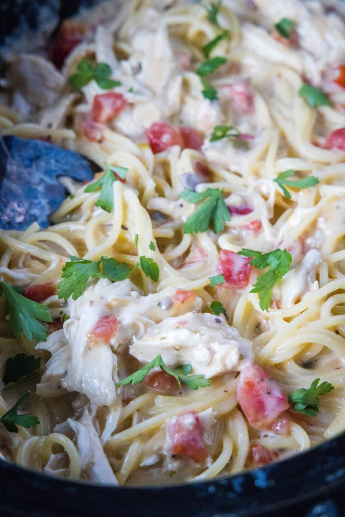 crockpot chicken spaghetti in the slow cooker