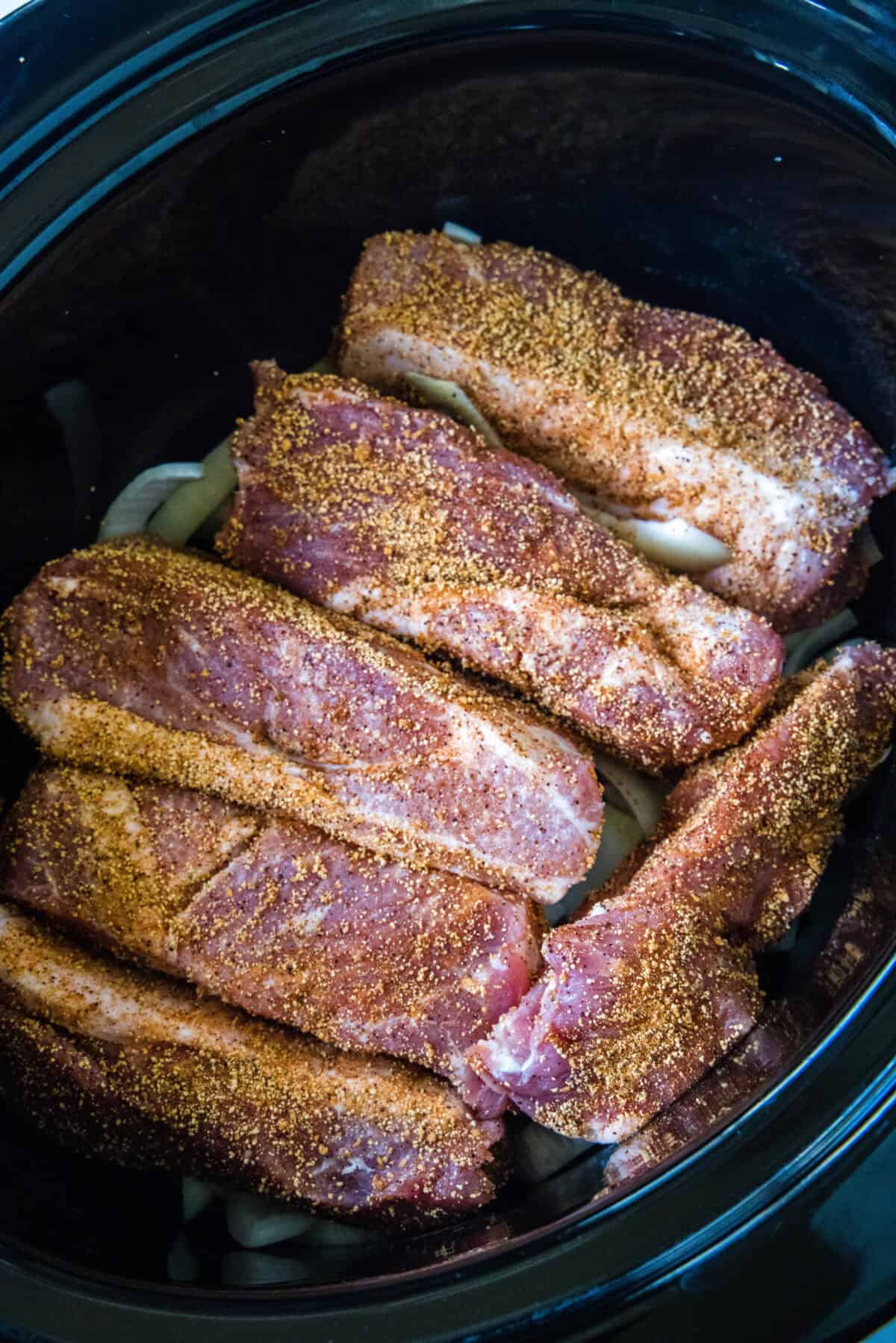 seasoned country style rubs arrange in crockpot