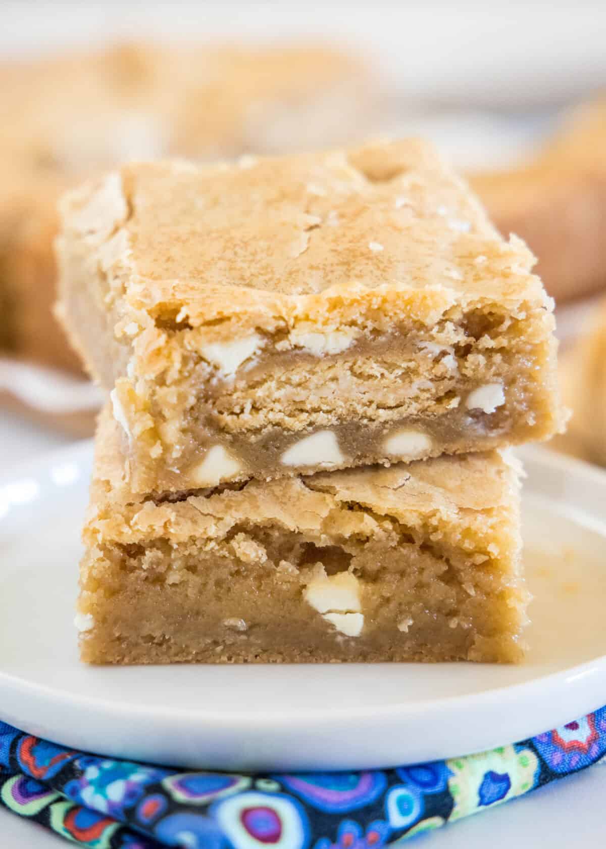 close up golden oreo bars on a plate
