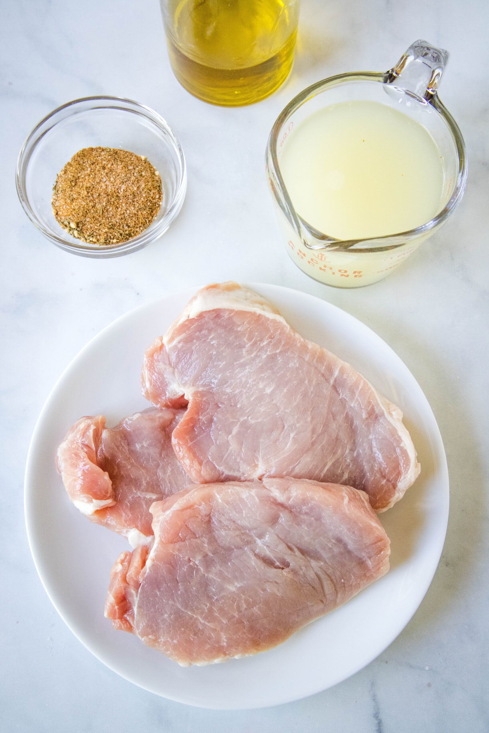 Ingredients for instant pot pork chops.