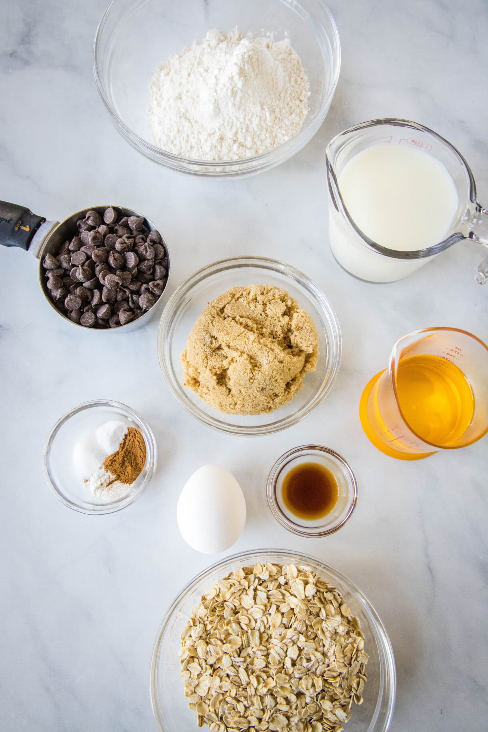 Oatmeal chocolate chip muffins ingredients.