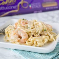 One Pan Fettuccine Alfredo with shrimp - a simple fettuccine Alfredo recipe made in one pan. Add shrimp to have a romantic and easy meal you can enjoy any night of the week.