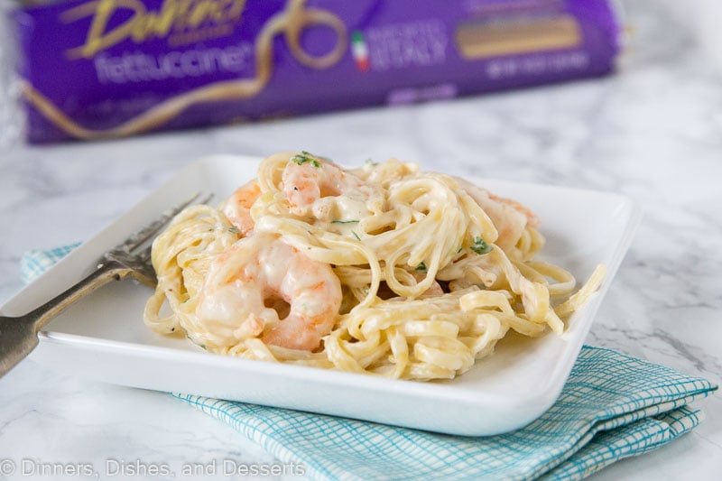 One Pan Fettuccine Alfredo with shrimp - a simple fettuccine Alfredo recipe made in one pan. Add shrimp to have a romantic and easy meal you can enjoy any night of the week. 