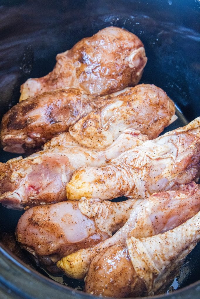 seasoned chicken drumsticks on crockpot