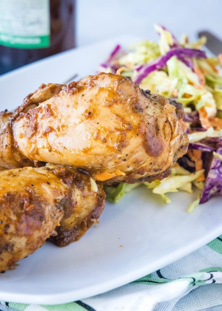 close up chicken drumsticks with barbecue sauce