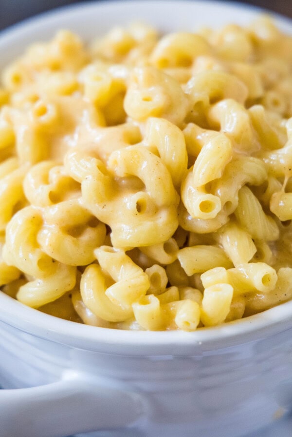 Close up of a bowl of mac and cheese