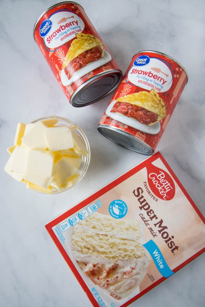 strawberry dump cake ingredients