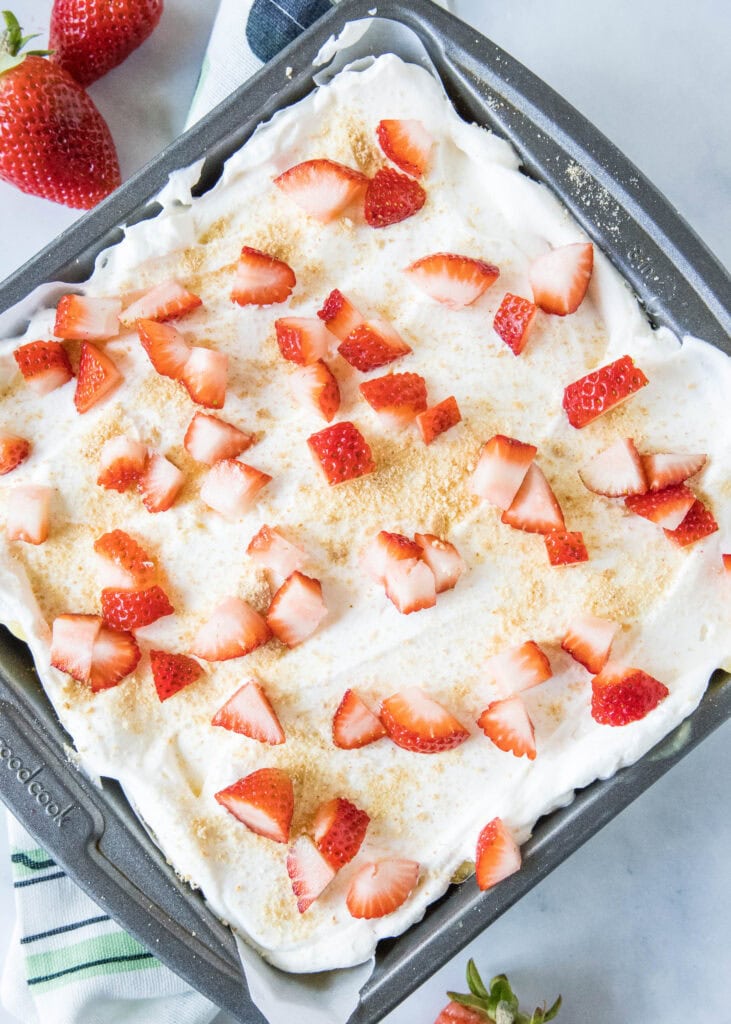 strawberry lush in a baking pan